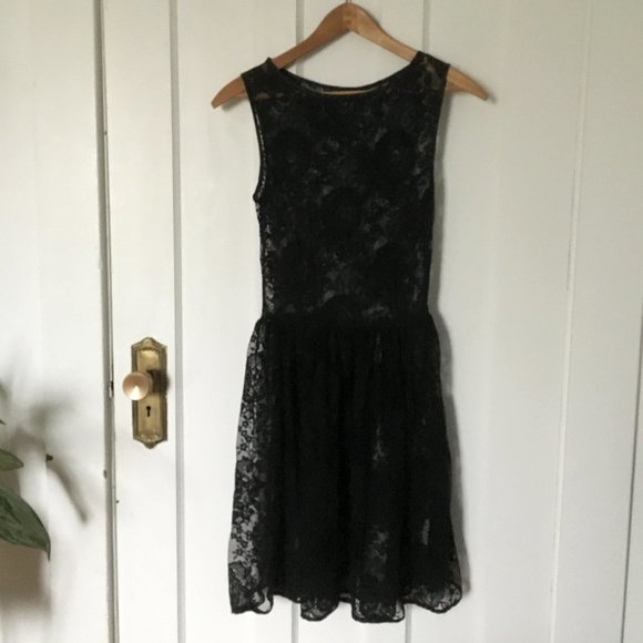 American Apparel Dresses & Skirts - ❌SOLD❌ Black sleeveless floral lace fit’n’flare dress